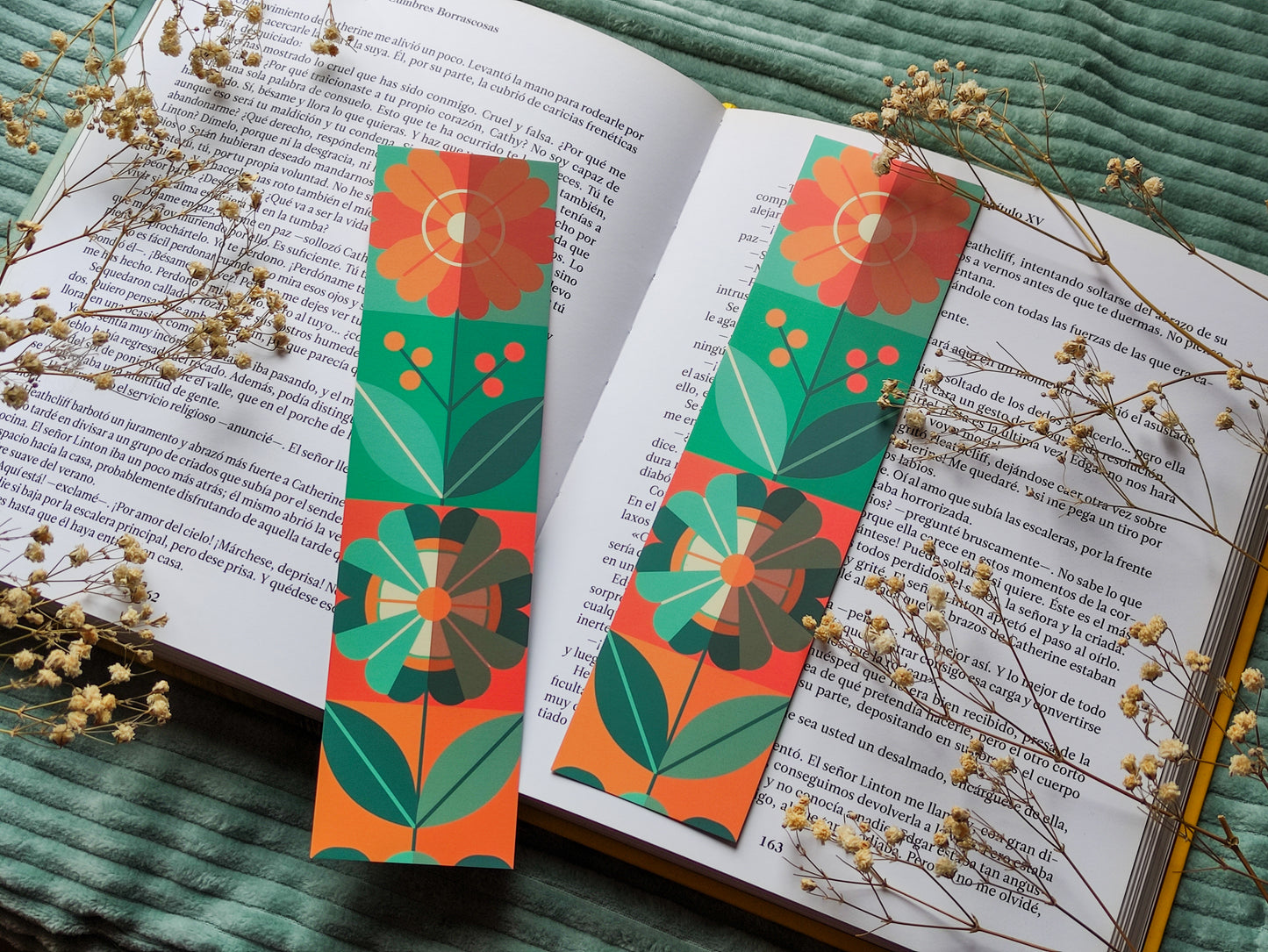 Spring Bookmark – Cute Floral Bookmark with 60s 70s Design – Seasonal Stationery for Book Lovers – Cute Book Accessories Gift for Readers