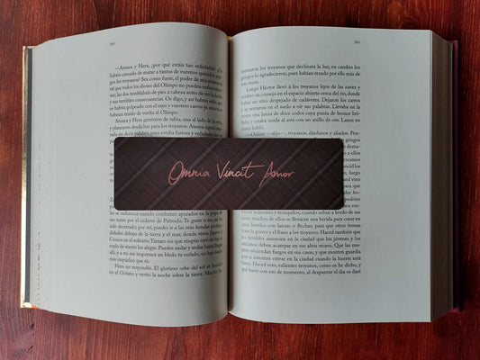Dark Academia Quote Bookmark, Virgil quote 'Omnia Vincit Amor', Bookish Gift