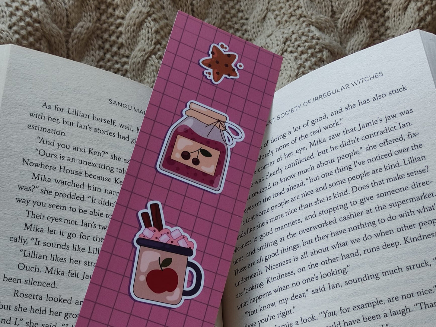 Cozy Hygge Bookmark – Warm & Minimalist Design – Comfort Gift for Book Lovers – Aesthetic Book Accessory – Single Bookmark