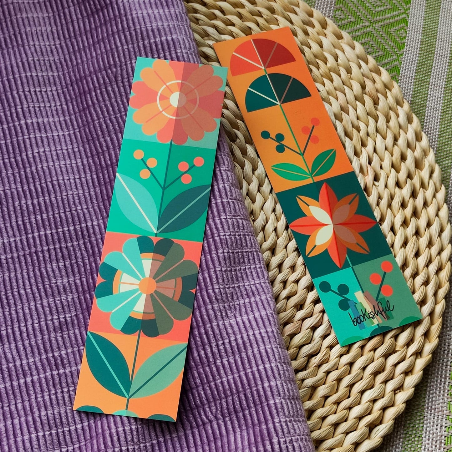 Spring Bookmark – Cute Floral Bookmark with 60s 70s Design – Seasonal Stationery for Book Lovers – Cute Book Accessories Gift for Readers