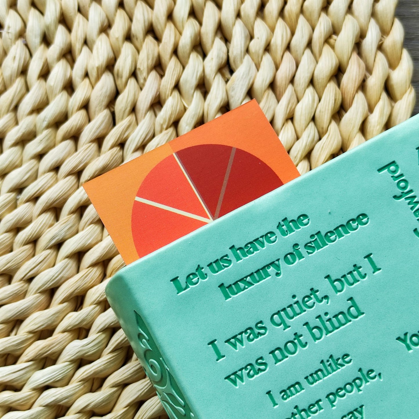 Spring Bookmark – Cute Floral Bookmark with 60s 70s Design – Seasonal Stationery for Book Lovers – Cute Book Accessories Gift for Readers