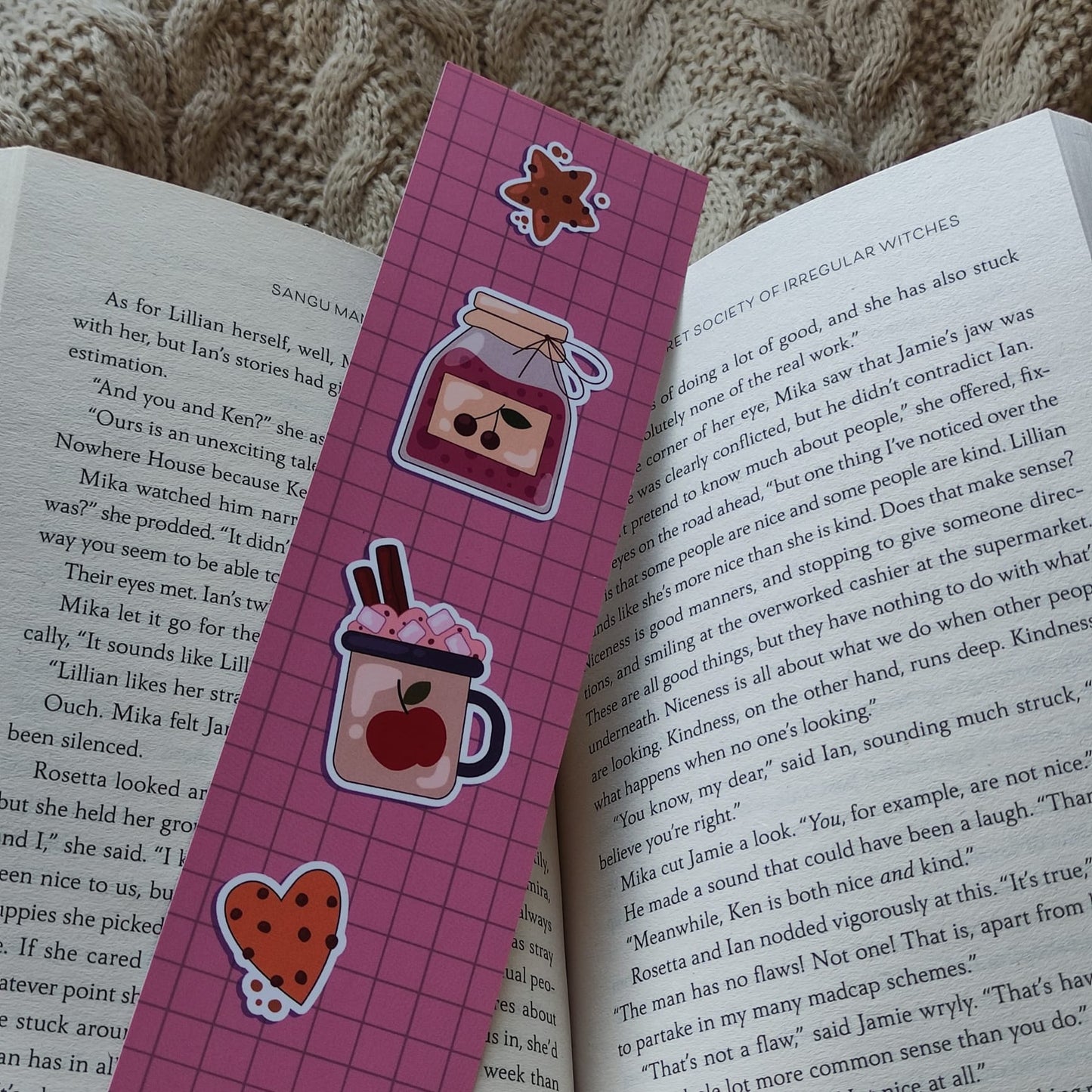 Cozy Hygge Bookmark – Warm & Minimalist Design – Comfort Gift for Book Lovers – Aesthetic Book Accessory – Single Bookmark